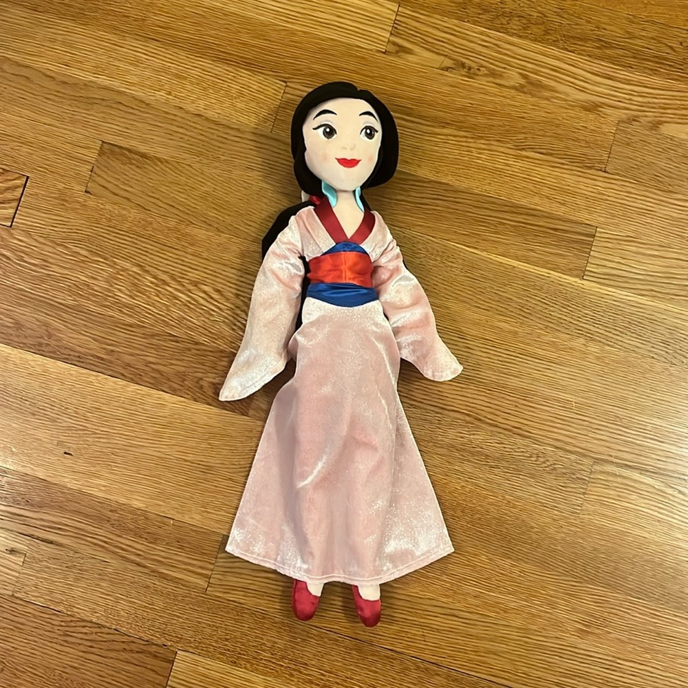 Disney Store Mulan doll